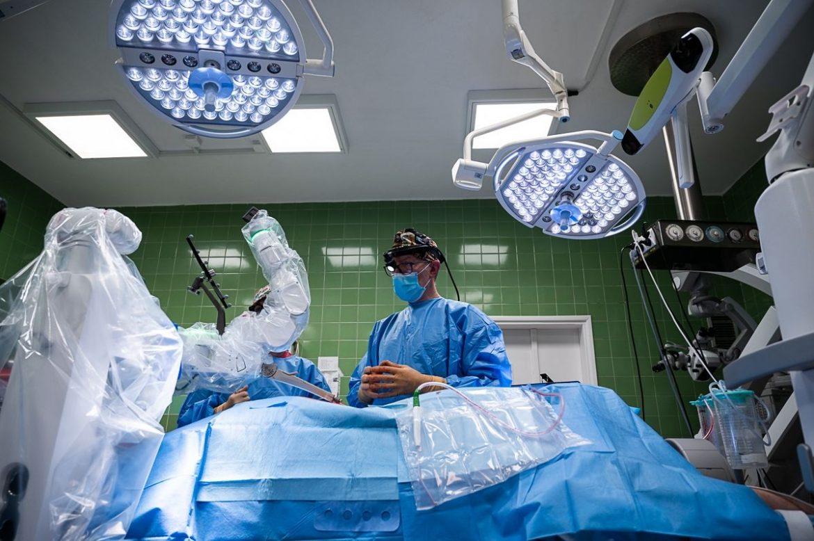 Robot MazorX – fot. Biuro Prasowe UMWM